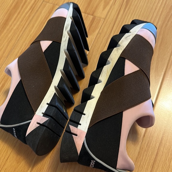 Dolce and Gabbana - Picture 7 of 8